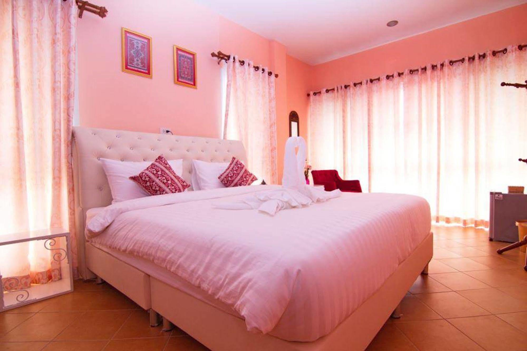Chowdhury Boutique House Чиангмай Экстерьер фото